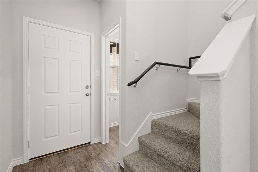 Spacious, unfurnished interior of a new home in Sycamore Landing, Fort Worth (Image 7).