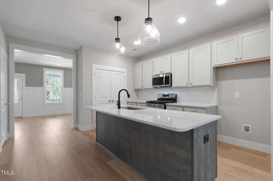 8-web-or-mls-1556-piney-fls-dr-wendell-n