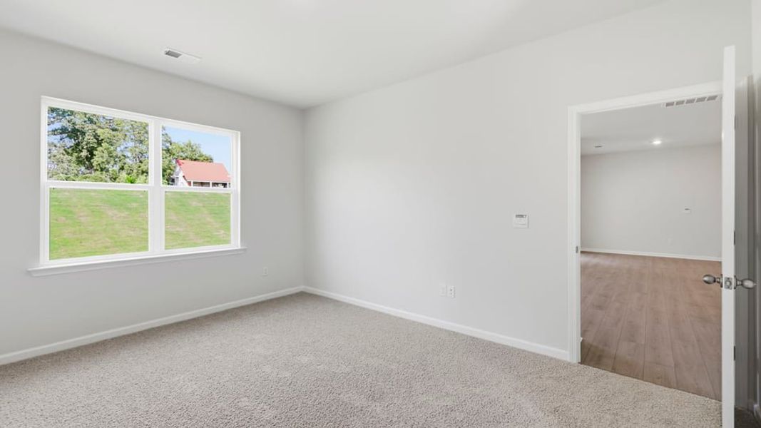 Spacious, unfurnished interior of a new home in Benjamin's Grove, Woodruff (Image 30).