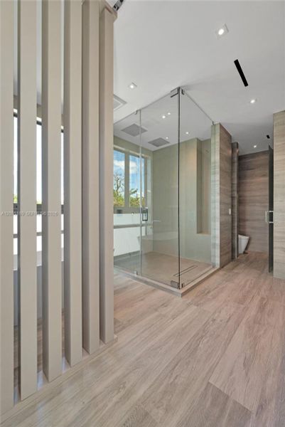 Spacious, unfurnished interior of a new home in , Miami (Image 53).