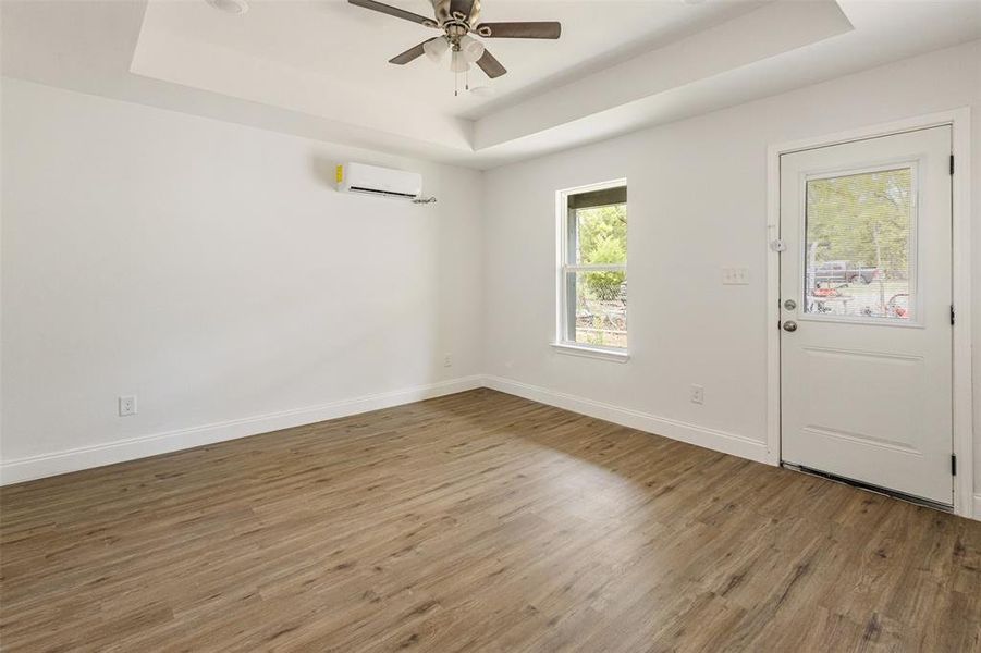 Spacious, unfurnished interior of a new home in , Mabank (Image 18). Spacious, unfurnished interior of a new home in , Mabank (Image 18).