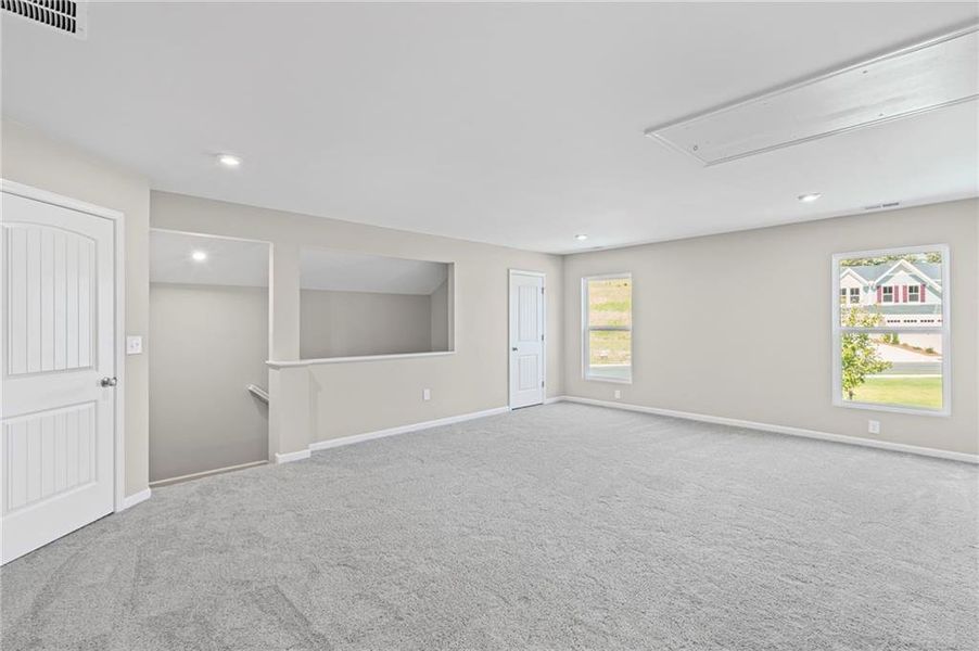 Spacious, unfurnished interior of a new home in Villas at Gold Creek, Dawsonville (Image 11).