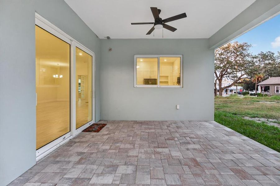 Spacious, unfurnished interior of a new home in , Tarpon Springs (Image 44).