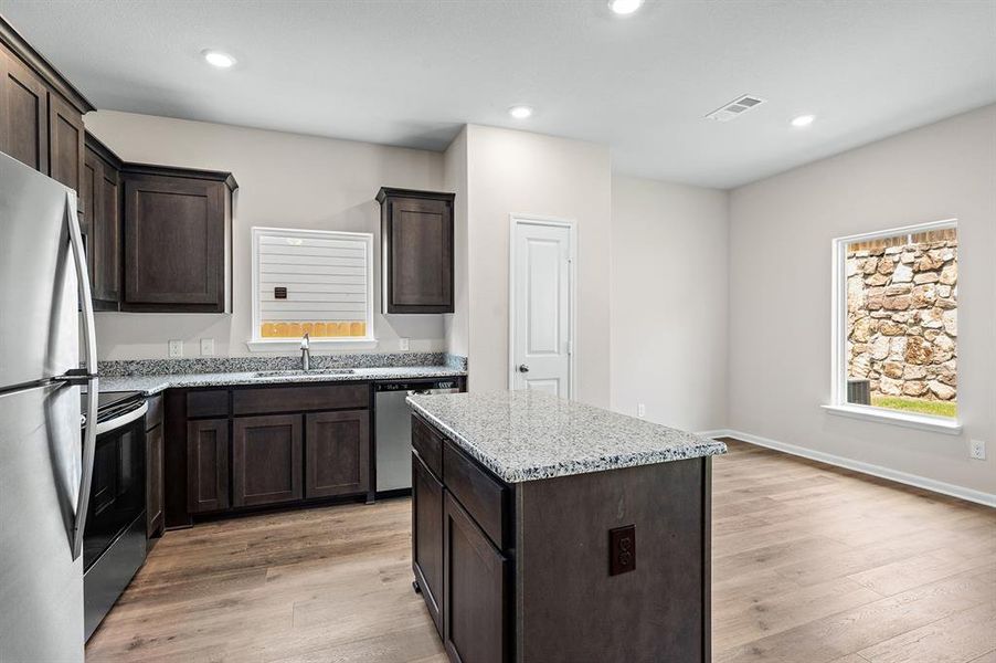 Furnished interior view inside a new home in College Park, Dallas (Image 4).