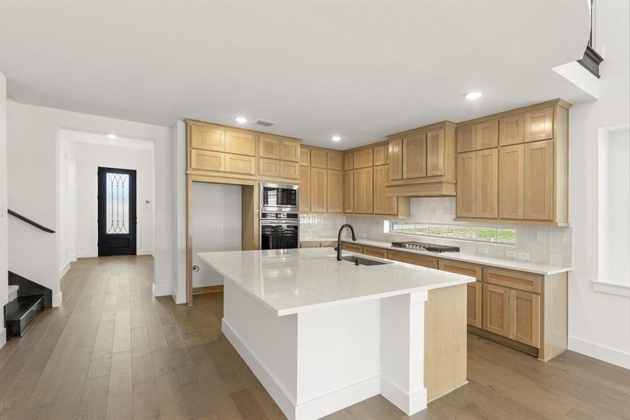 13. 12814 Meadow - Kitchen (2)