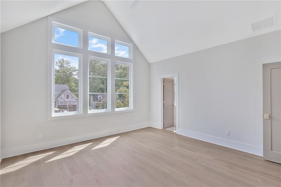 Spacious, unfurnished interior of a new home in , Atlanta (Image 23).