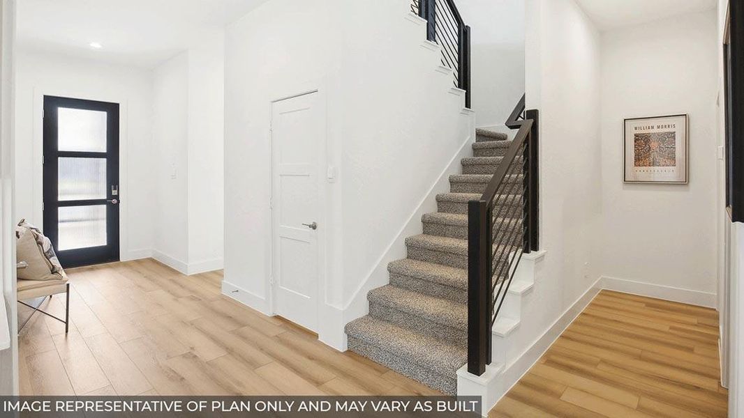 Spacious, unfurnished interior of a new home in Silverthorne, Conroe (Image 18).