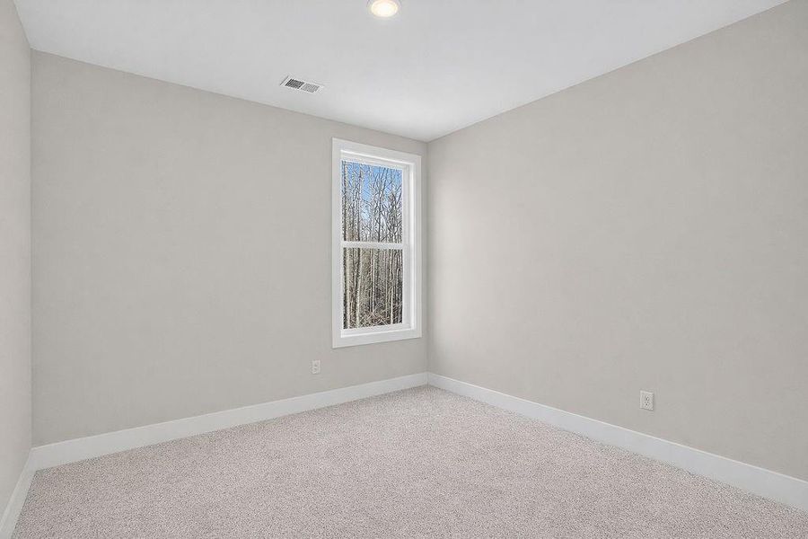 Spacious, unfurnished interior of a new home in , Gainesville (Image 31).