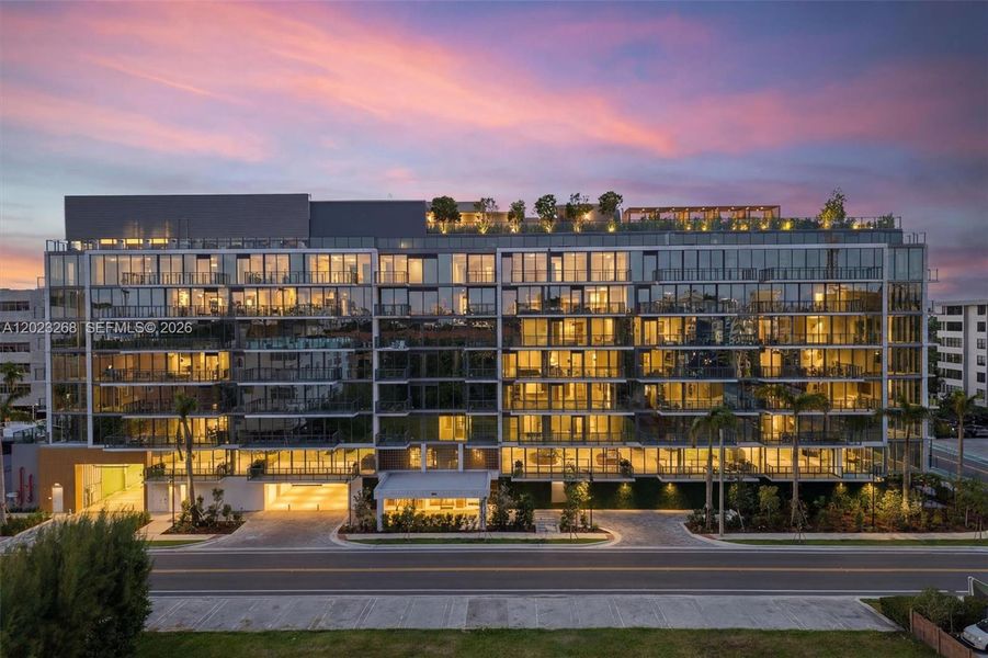 Condo located in Bay Harbor Islands, FL showcasing its design and architecture (Image 4).