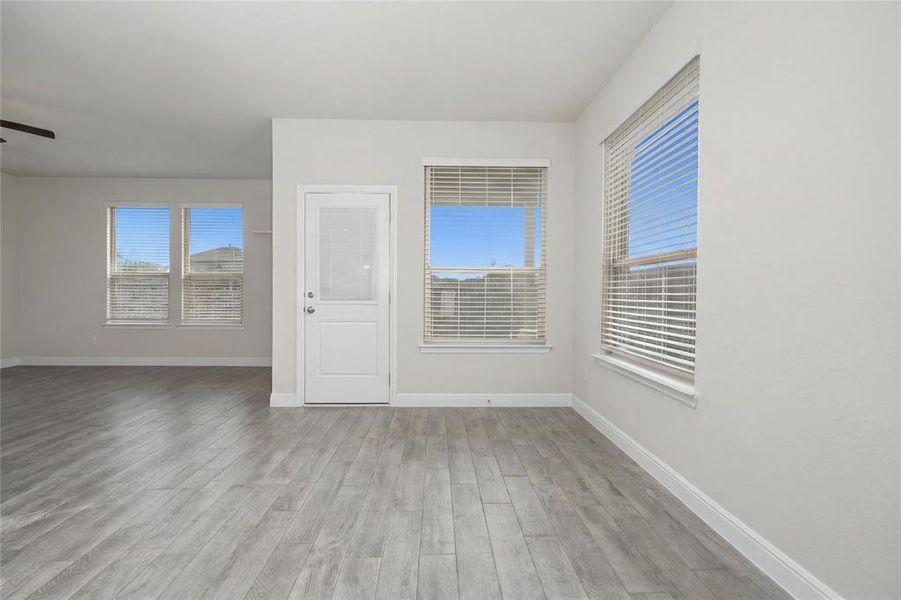 Spacious, unfurnished interior of a new home in Trails of Elizabeth Creek, Fort Worth (Image 29).