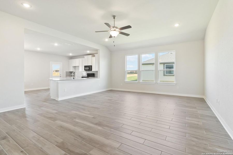 Spacious, unfurnished interior of a new home in Bonita Vista, Pleasanton (Image 28). Spacious, unfurnished interior of a new home in Bonita Vista, Pleasanton (Image 28).