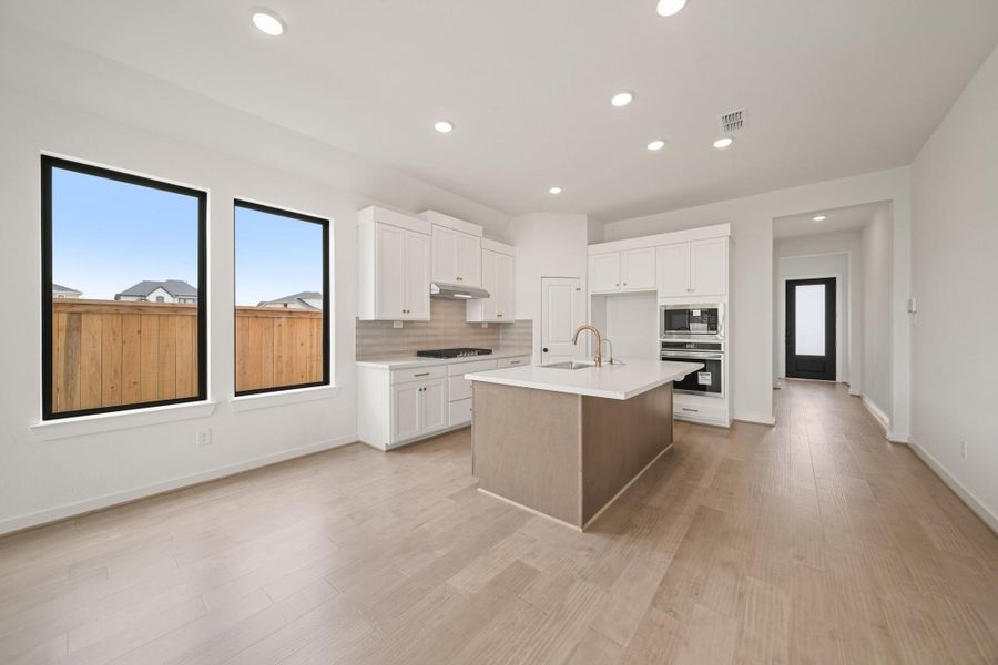 Image 9 of a home in Bridgeland 45', 50', 70'. Image 9 of a home in Bridgeland 45', 50', 70'.