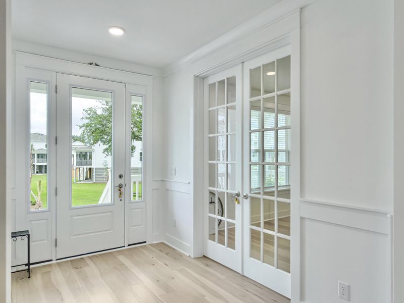 Spacious, unfurnished interior of a new home in Liberty Hill Farm, Mount Pleasant (Image 60).