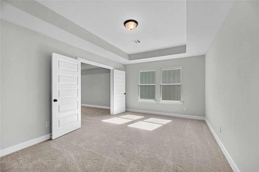 Spacious, unfurnished interior of a new home in Austin Point, Richmond (Image 18).