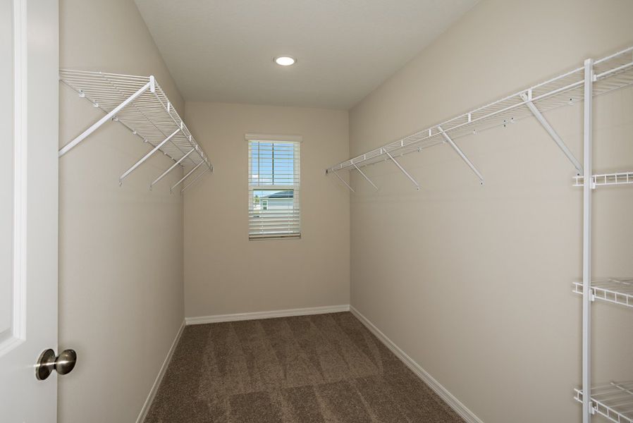 Spacious, unfurnished interior of a new home in Scenic Terrace, Haines City (Image 18).