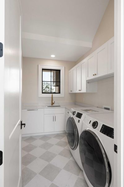 Furnished interior view inside a new home in , Ravenel (Image 14).