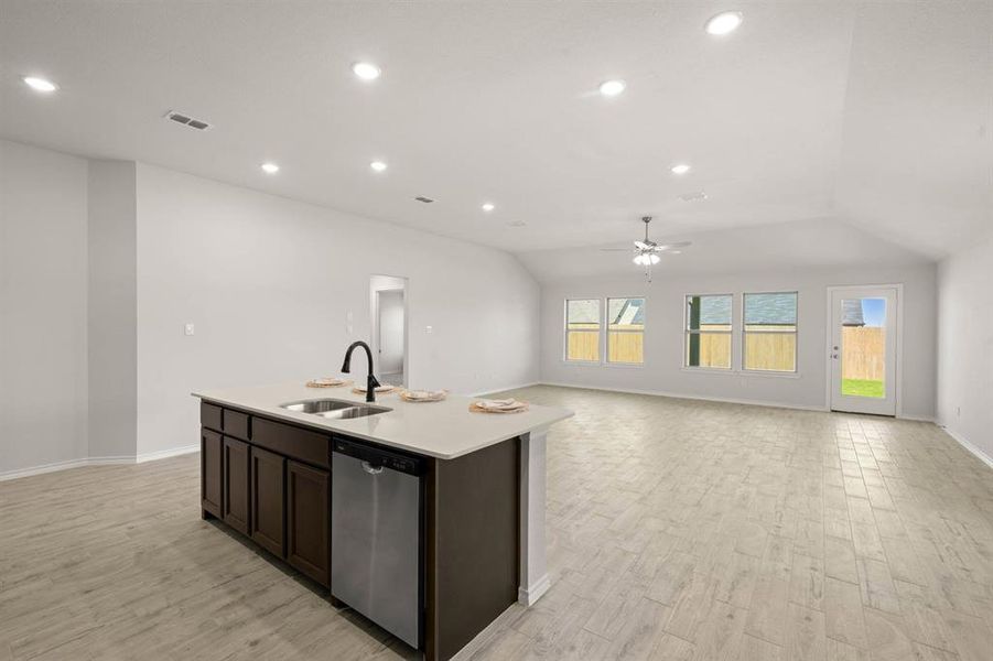 15004 Amantes- Kitchen-6