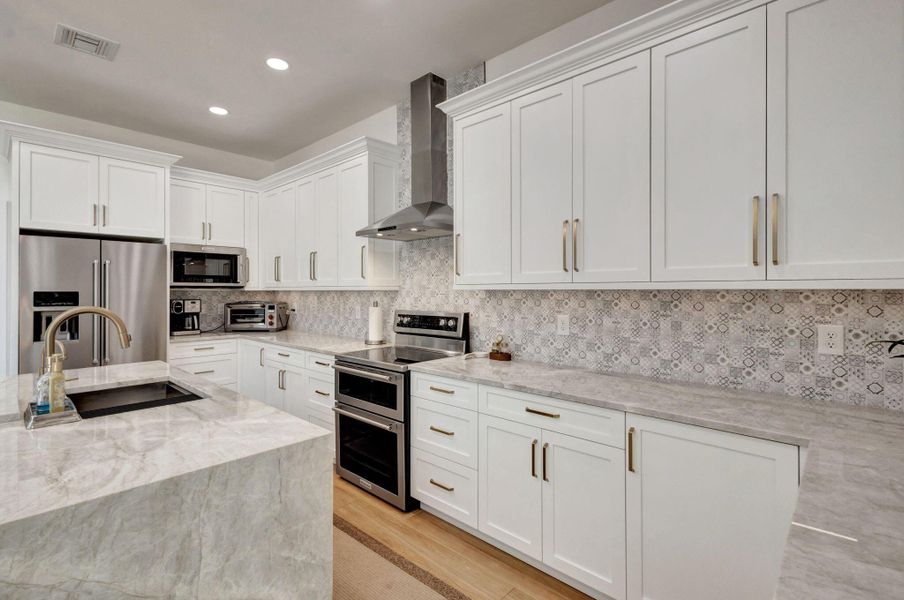 Furnished interior view inside a new home in , North Palm Beach (Image 58). Furnished interior view inside a new home in , North Palm Beach (Image 58).