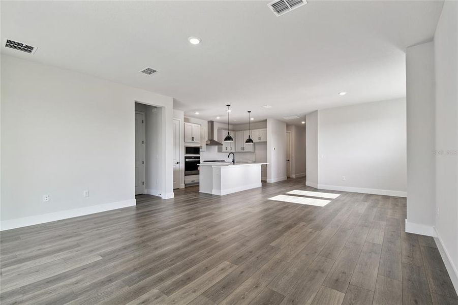 Spacious, unfurnished interior of a new home in Waterset Tradition Series, Apollo Beach (Image 18).