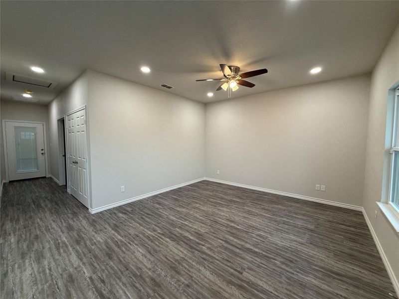 Spacious, unfurnished interior of a new home in , Longview (Image 5).