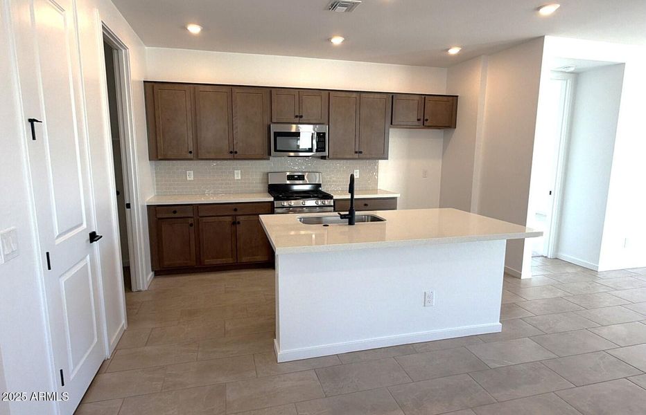 B42959EE-AE03-4E96-BA1C-C62048FC6CDF