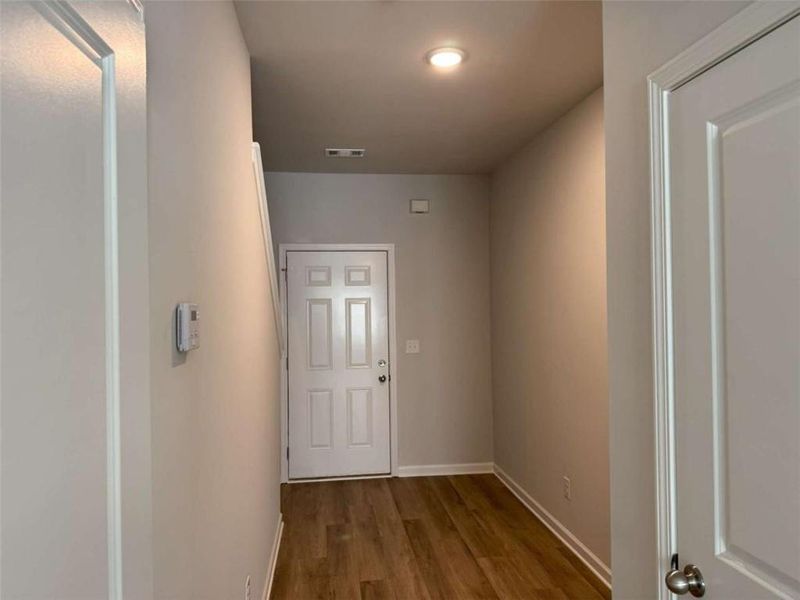 Spacious, unfurnished interior of a new home in Deer Creek, Temple (Image 12).