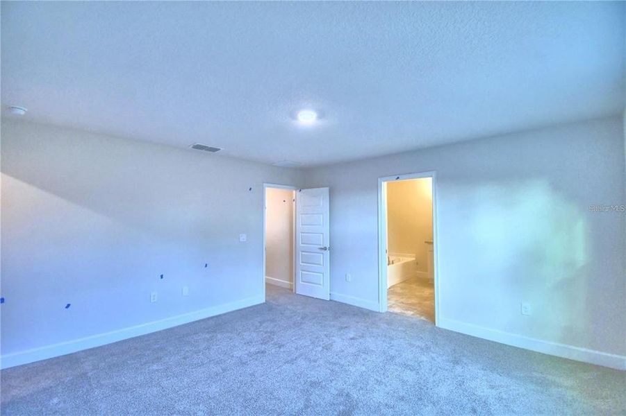 Spacious, unfurnished interior of a new home in Horse Creek at Crosswinds, Davenport (Image 30). Spacious, unfurnished interior of a new home in Horse Creek at Crosswinds, Davenport (Image 30).