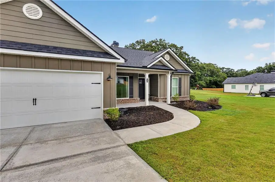 Exterior details and patio area of a home in , Winder (Image 4).