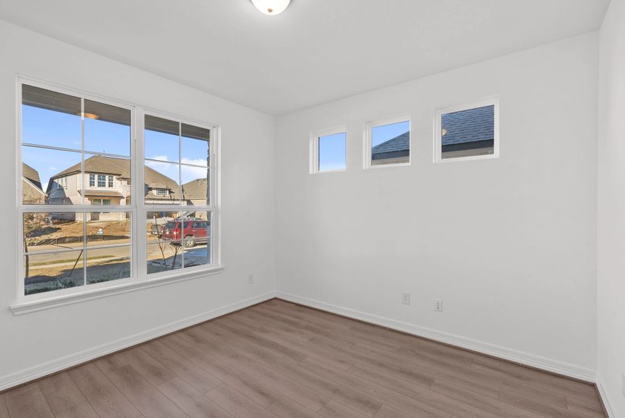 Spacious, unfurnished interior of a new home in Westland Ranch, League City (Image 13).