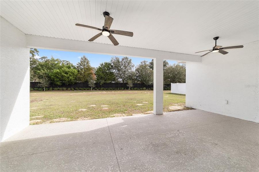 Exterior details and patio area of a home in Calesa Township, Ocala (Image 37).
