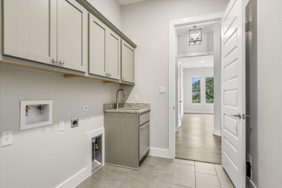 Furnished interior view inside a new home in Leander Estates, Leander (Image 9).