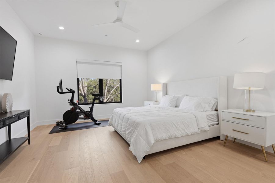 Furnished interior view inside a new home in , Bellaire (Image 28).