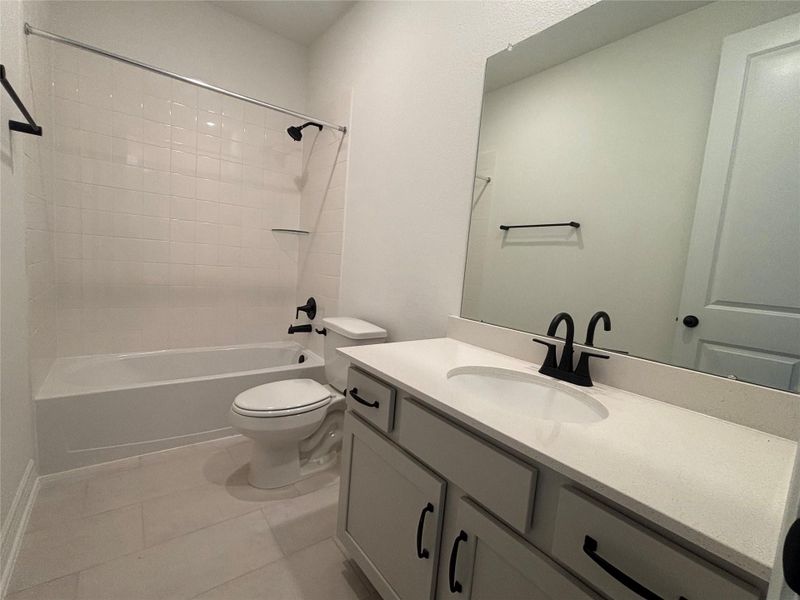 Furnished interior view inside a new home in Ashland, Angleton (Image 9).