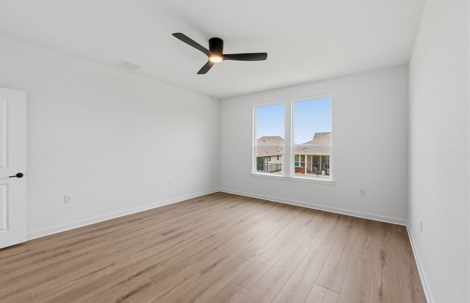 Spacious, unfurnished interior of a new home in Sun City Texas, Georgetown (Image 16).