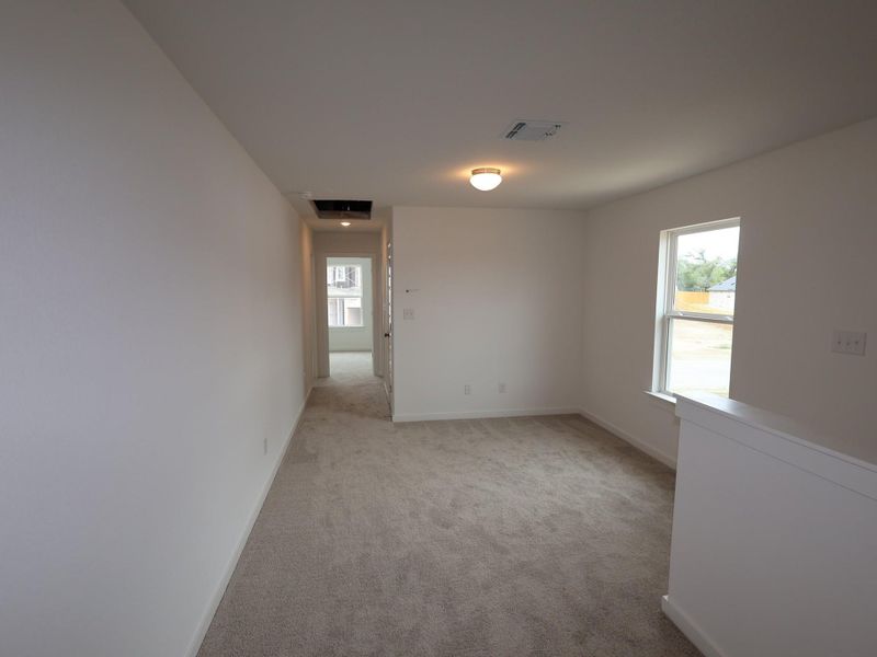 Spacious, unfurnished interior of a new home in Heritage, Dripping Springs (Image 5).