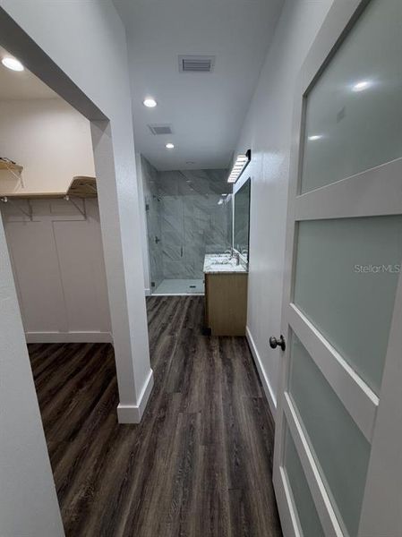 Spacious, unfurnished interior of a new home in , Okeechobee (Image 32).
