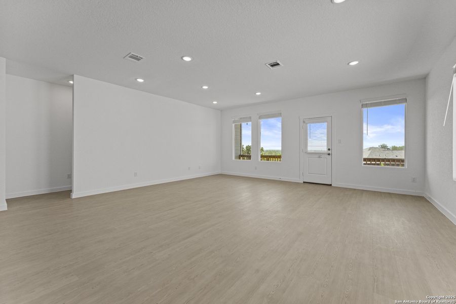 Spacious, unfurnished interior of a new home in Waterwheel, San Antonio (Image 15).