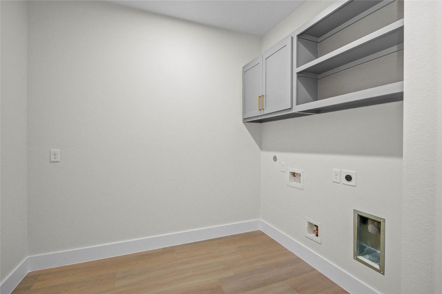 Spacious, unfurnished interior of a new home in , Spring (Image 44).