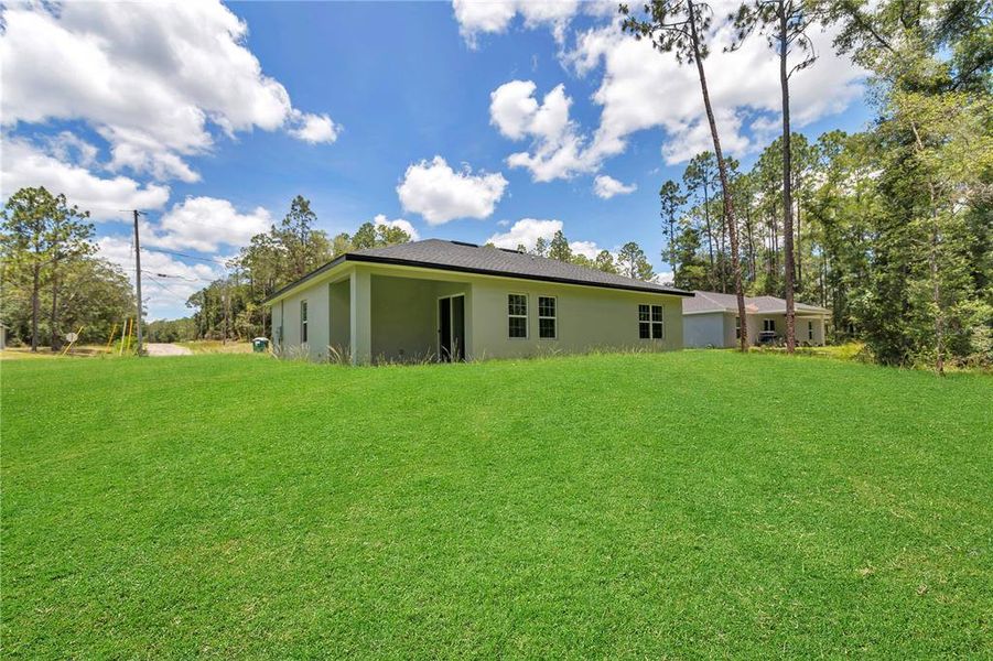 Exterior details and patio area of a home in , Dunnellon (Image 26). Exterior details and patio area of a home in , Dunnellon (Image 26).