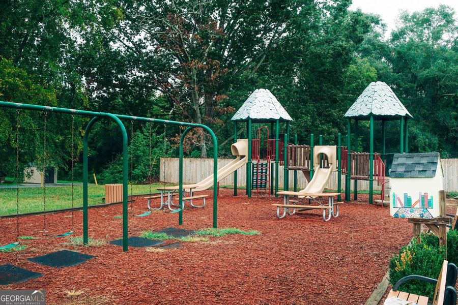 Image 71 of a home in Rosewood Lake Estates.
