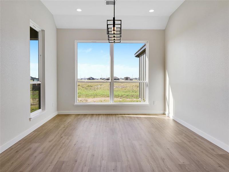 Spacious Dining room