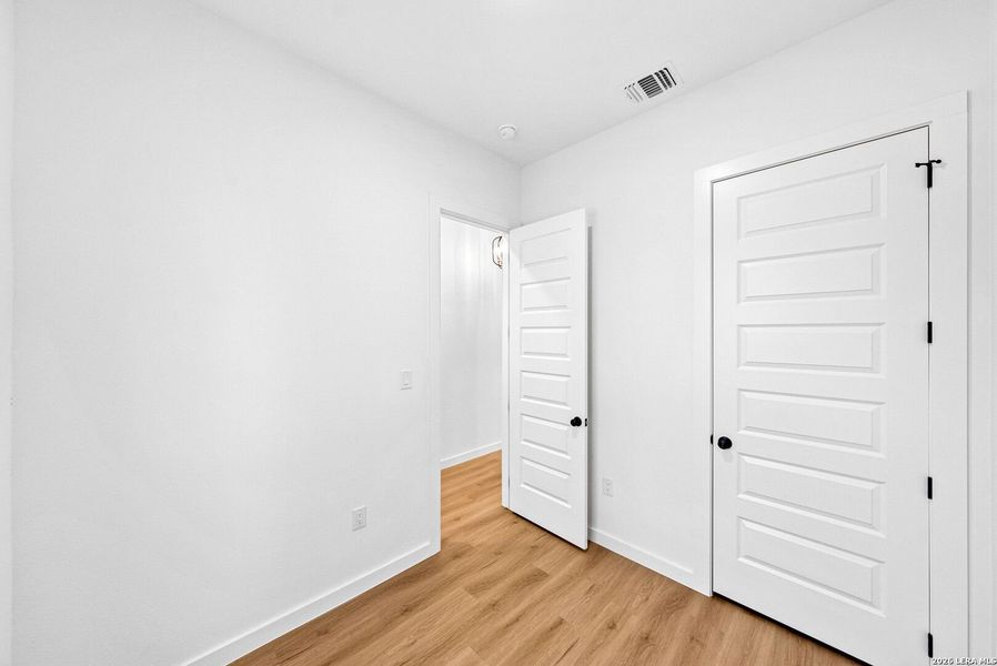 Spacious, unfurnished interior of a new home in , San Antonio (Image 53).