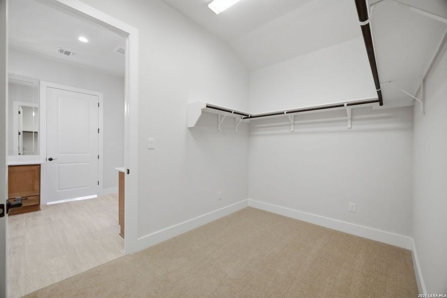 Spacious, unfurnished interior of a new home in The Summit, San Antonio (Image 44).