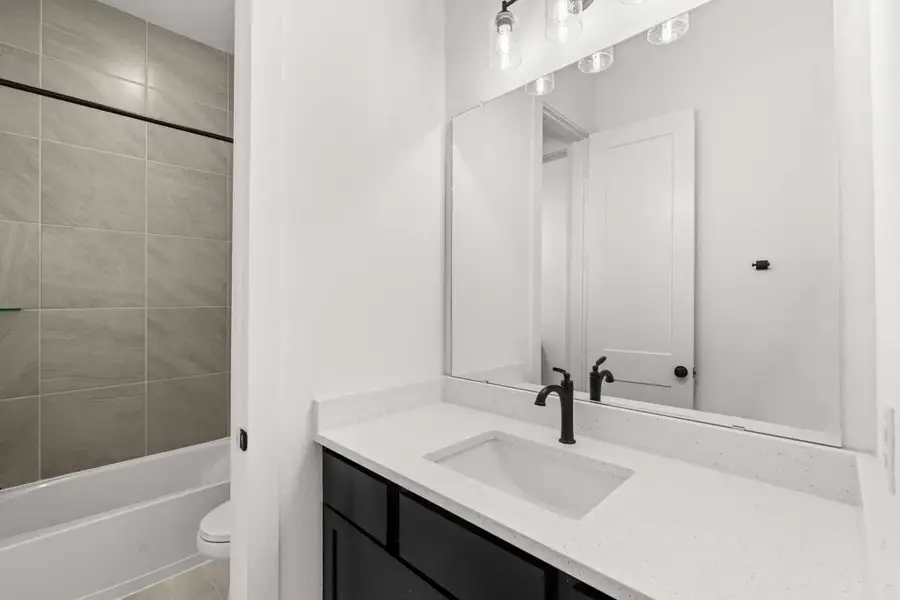 Furnished interior view inside a new home in Brookewater, Rosenberg (Image 10).