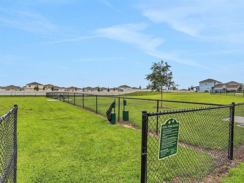Community amenities in Cypress Park Estates, Haines City (Image 8).
