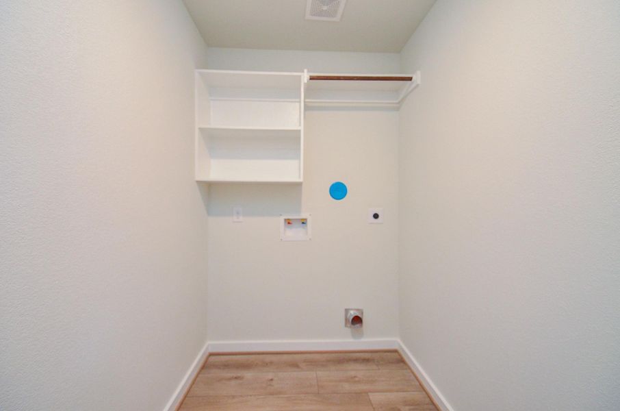 Spacious, unfurnished interior of a new home in Sunterra, Katy (Image 18).