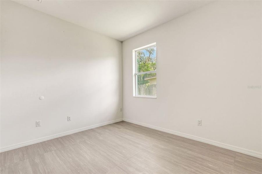 Spacious, unfurnished interior of a new home in , Tampa (Image 63).