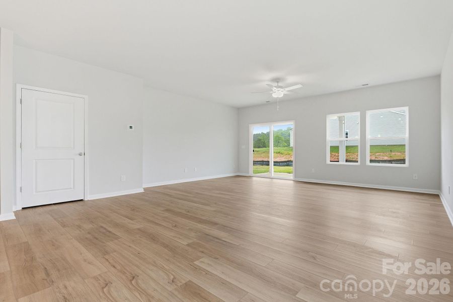 Spacious, unfurnished interior of a new home in Piper Creek, Newton (Image 17).