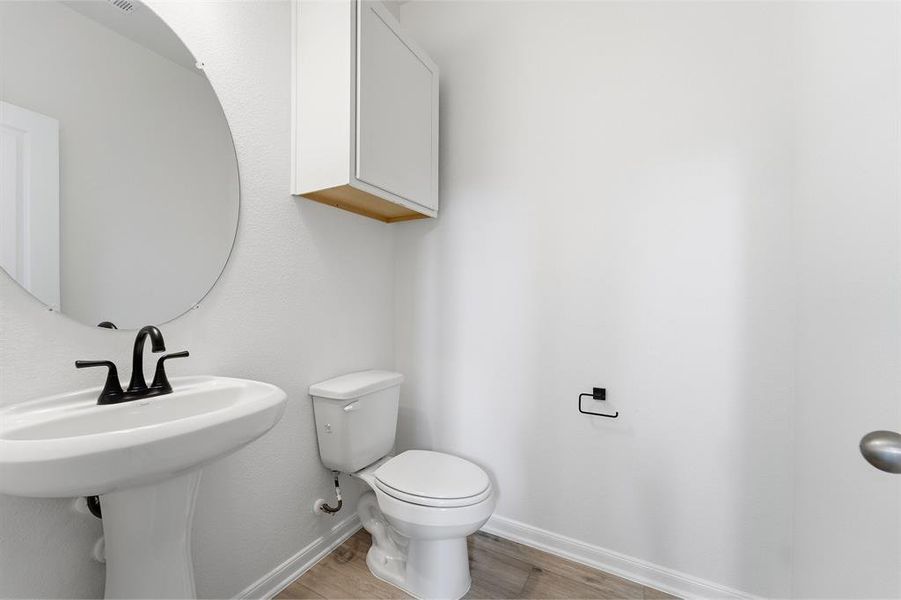 Furnished interior view inside a new home in Saddlebrook Estates, Waxahachie (Image 9).