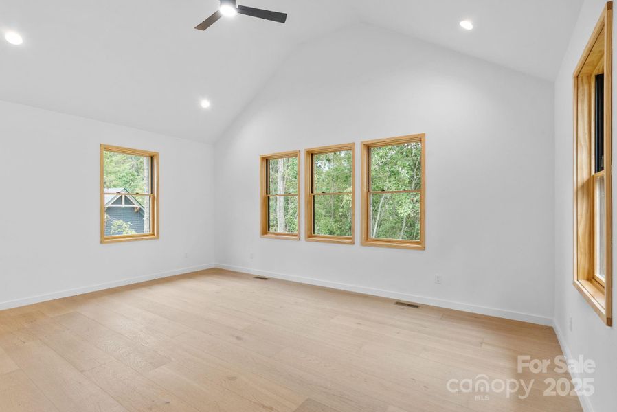 Spacious, unfurnished interior of a new home in , Asheville (Image 18).